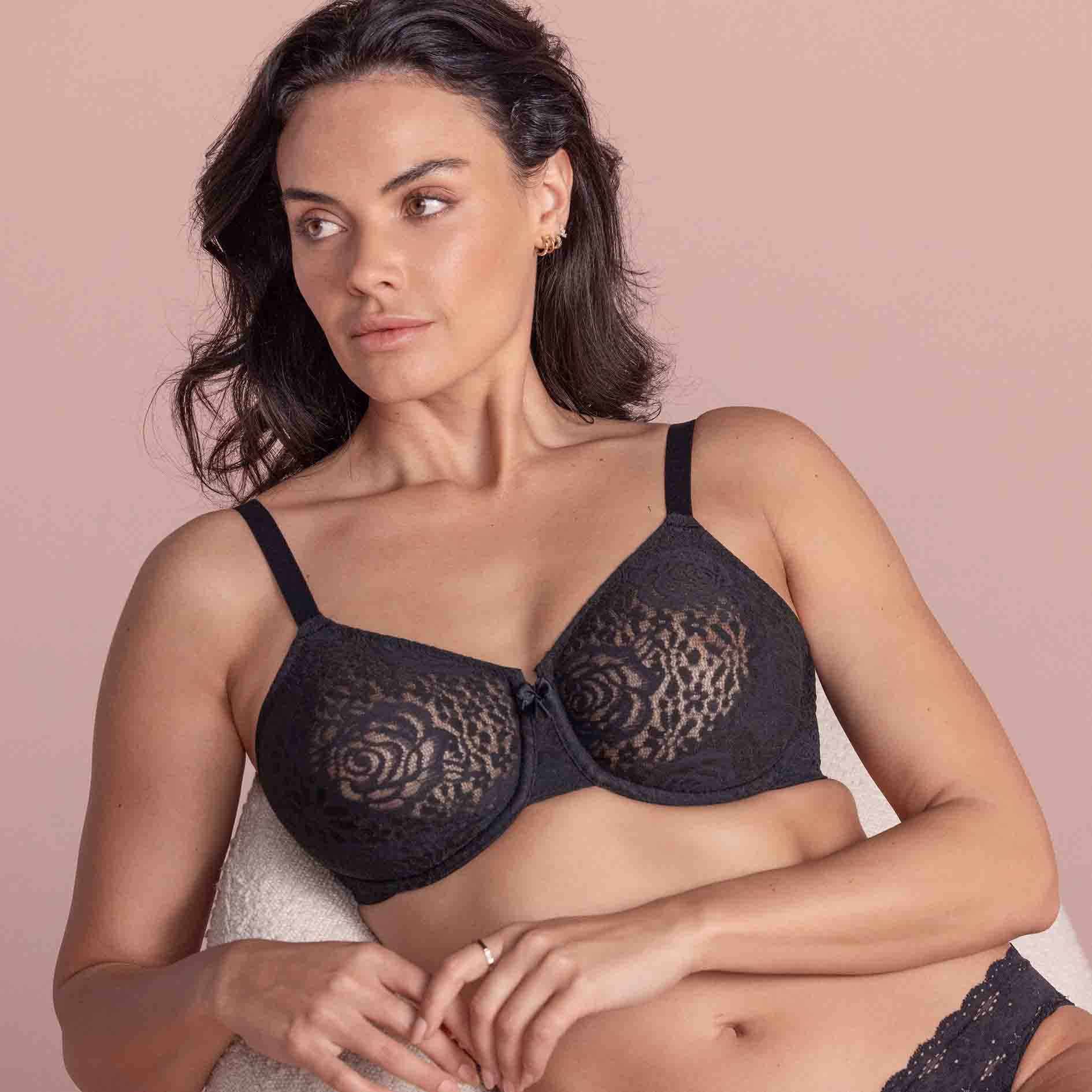 Wacoal Halo Lace Moulded Underwire Bra